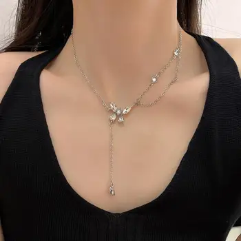 Женское ожерелье, двухслойное асимметричное Элегантное ожерелье на ключицу с бабочками, инкрустированное стразами, Модные украшения