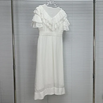 23 Летнее минималистичное платье мягкое, легкое и струящееся, качественная подкладочная ткань не просвечивает, ламинированные рукава очень тяжелые